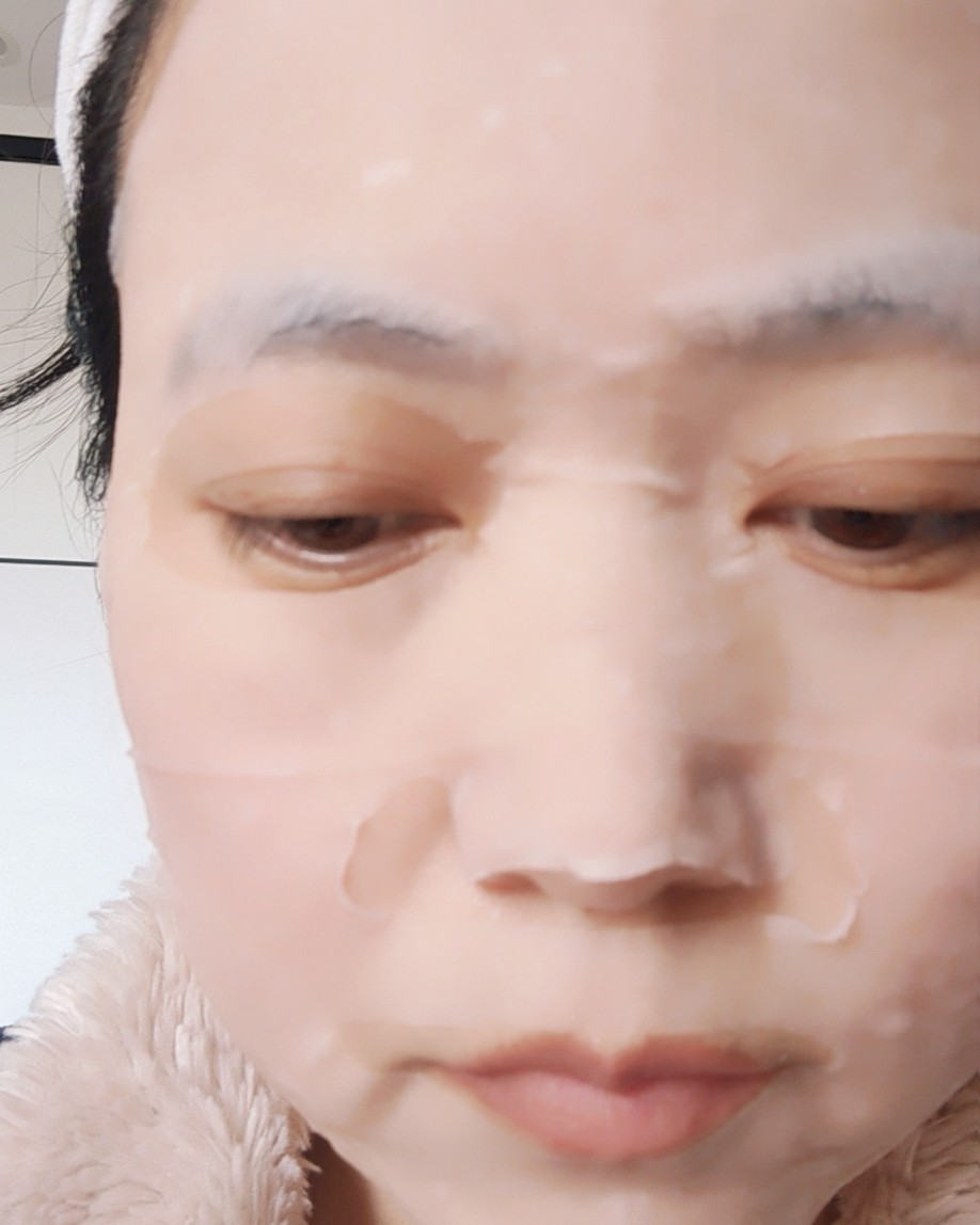 这个面膜真的记不清怎么来的了，好像也是别人送的，因为我不大用