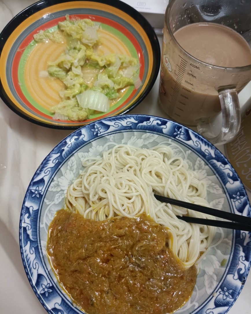 前段时间直播间买了拉面说的蟹黄拉面，今天来煮煮吃了~  ⭐拉