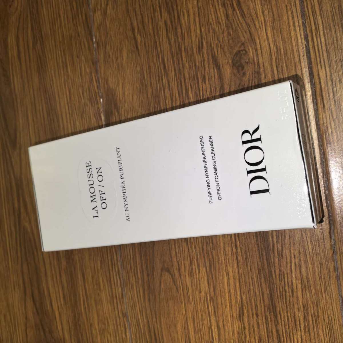 ☑开箱： dior洁面-dior眼影-dior粉饼*2  ☑