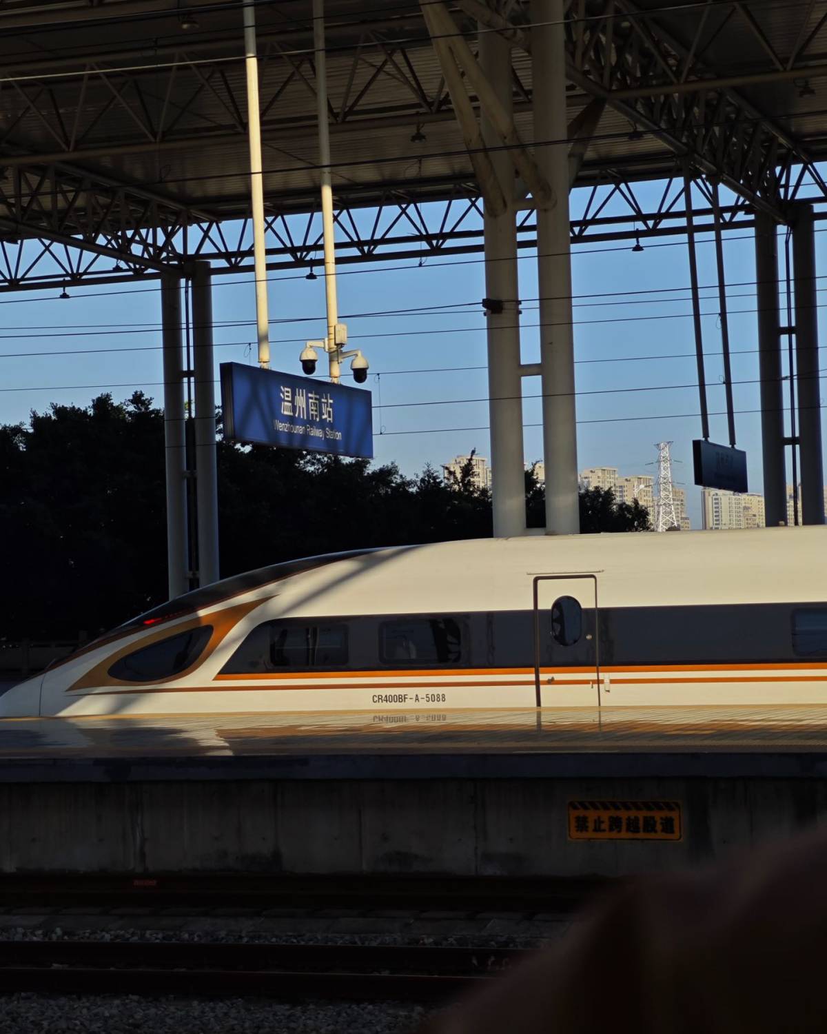 谁看了我们雷布斯的小米14发布会不心动啊！！ 我只能说小米1