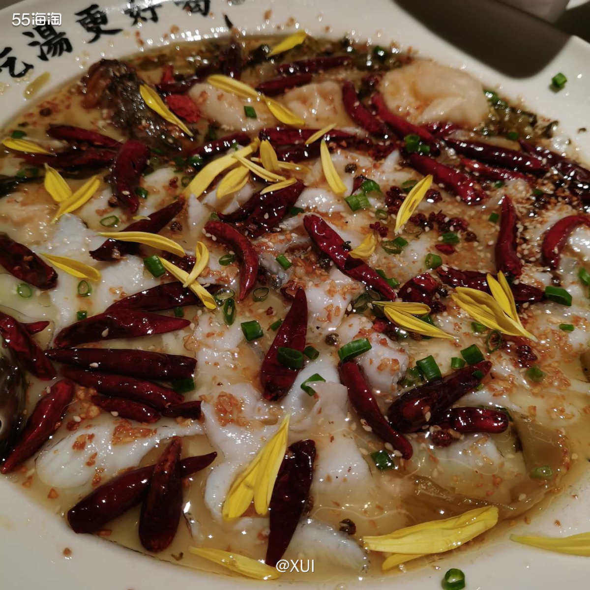 我妈这几天出发去东北旅游了，我和我爸都不想做饭，于是又去商场