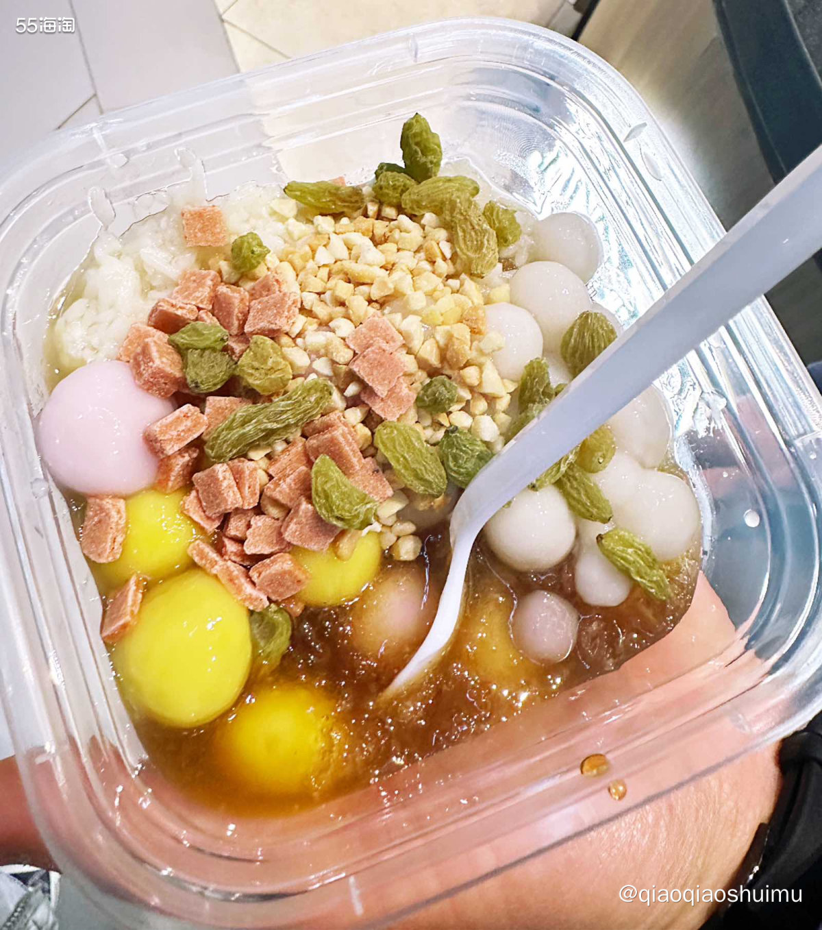 这几天室外超级冷，但商场里却是暖洋洋。昨天晚饭后去逛荟聚，忽