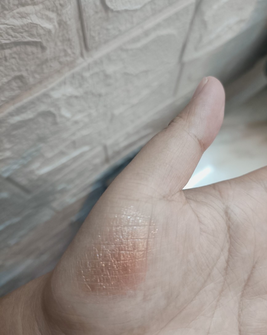 Colorpop卡泡是美国非常有名的开价品牌，也是非常有名的