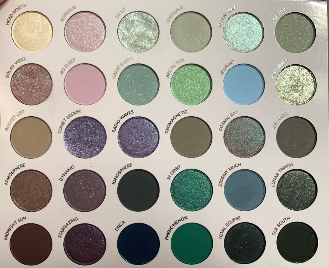 这款眼影盘的色彩组合简直太美妙了！它包含了各种不同质地和颜色