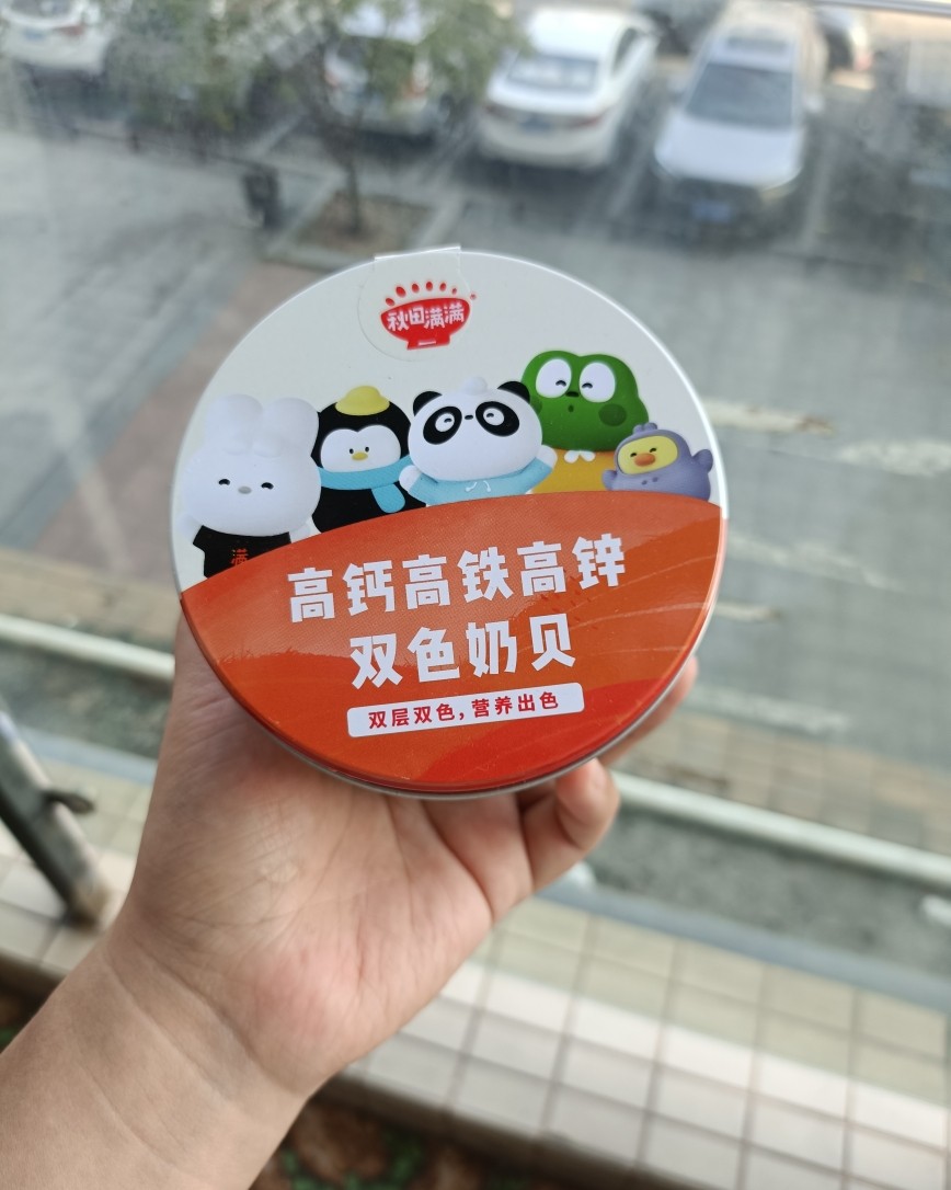 刚开始给我女儿买零食的时候什么都给她尝试，后面知道她喜欢吃的
