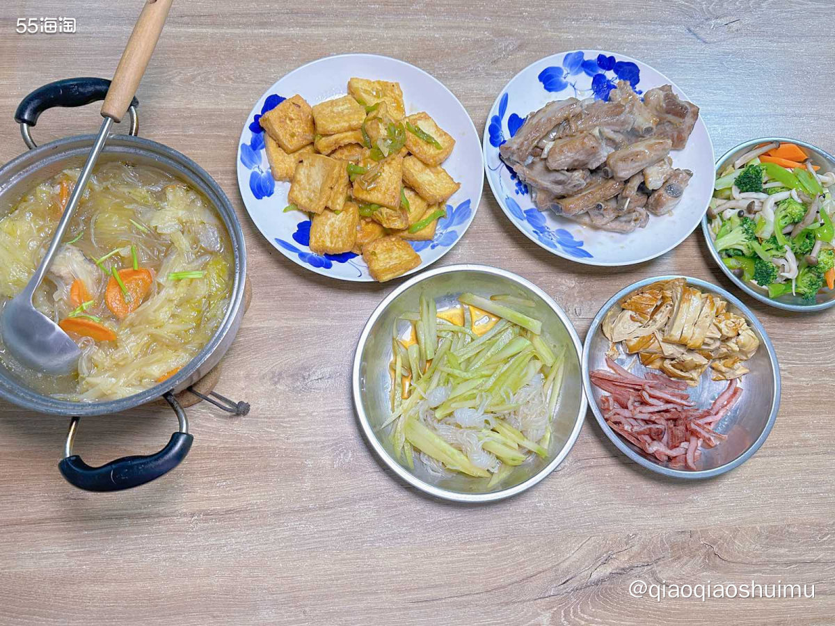 孩子开学后，基本都是爷爷奶奶来做饭，我很少拍，今天得空拍一下