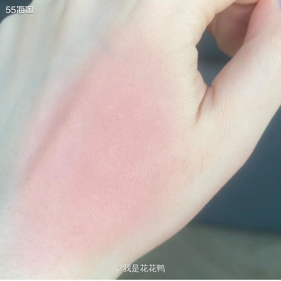 ❤️之前分享了一块橘色的腮红，比较适合夏天那种元气妆容，现在