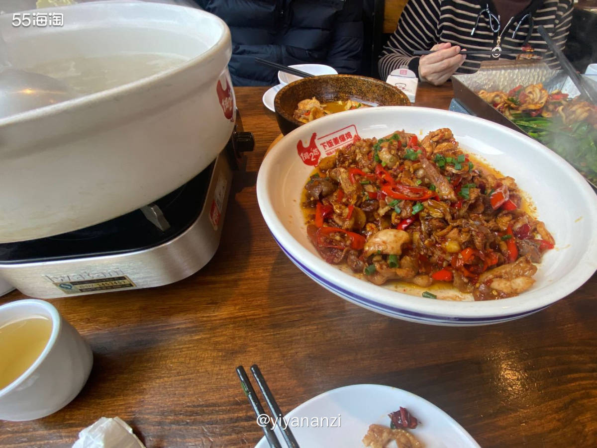 今天带奶奶出去吃大碗先生家的东西，主要是离家里近，好便宜真的