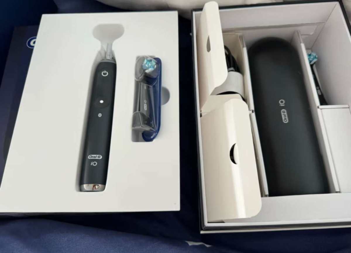 电动牙刷是一种非常方便和高效的清洁工具，我使用电动牙刷已经有