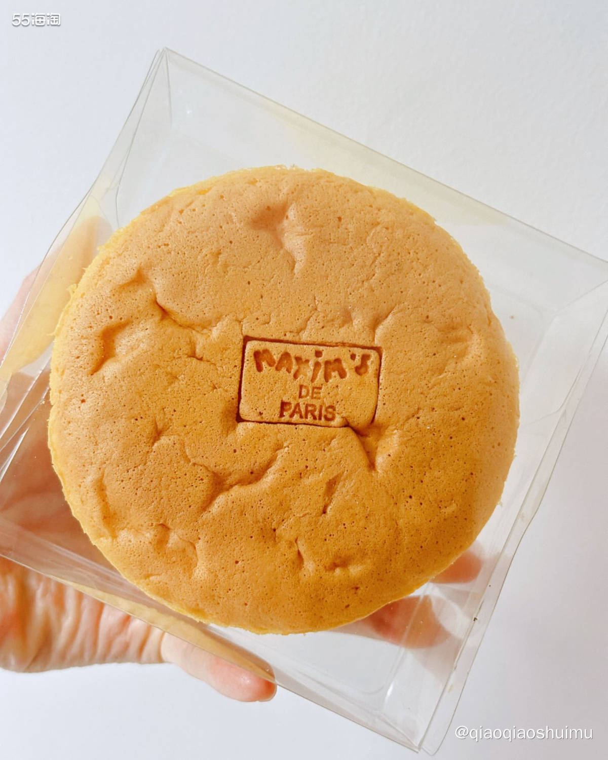 吃的饱饱的，但还是想再来点饭后甜点。 我们都想吃乳酪蛋糕，搜