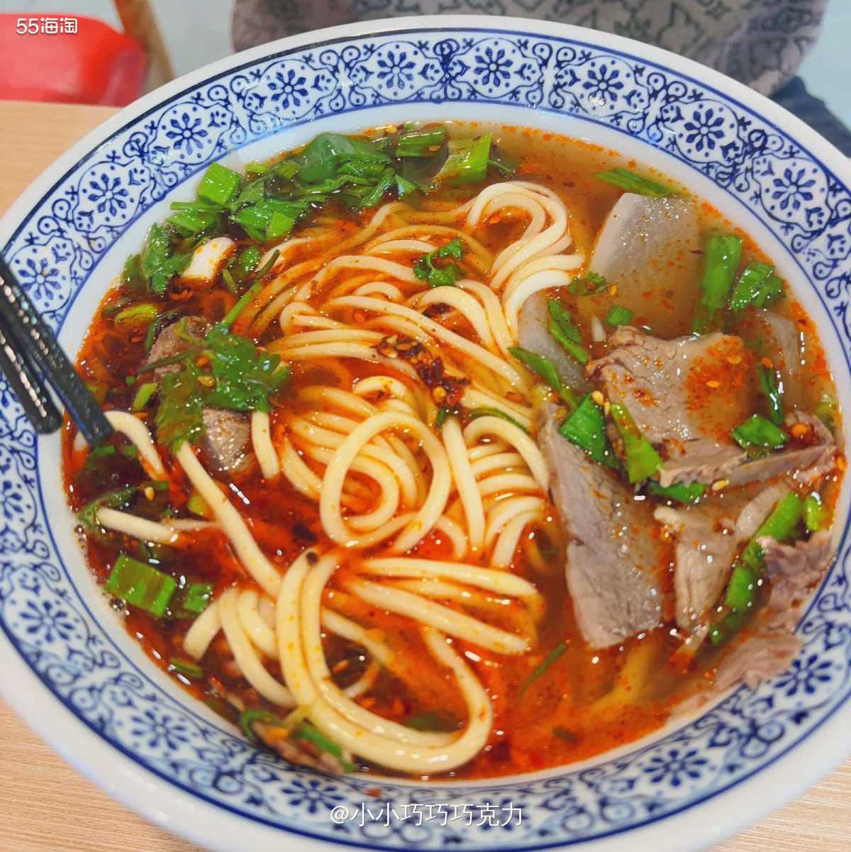 周五的晚上也没有做饭，本来说不吃的，坐了一会儿我对象又说饿了