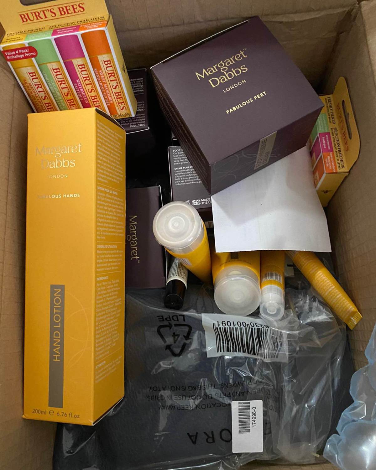 11月23下单，12.9就收到了，速度比平时快了不少，全都是