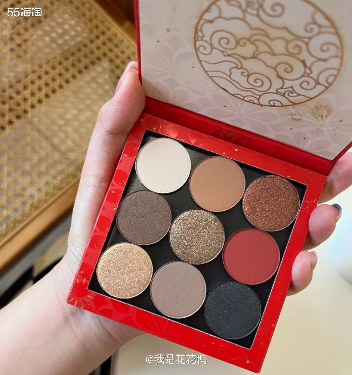 ❤️这个是牛年的限定盘，红色的包装真的很喜庆，感觉配色也好看