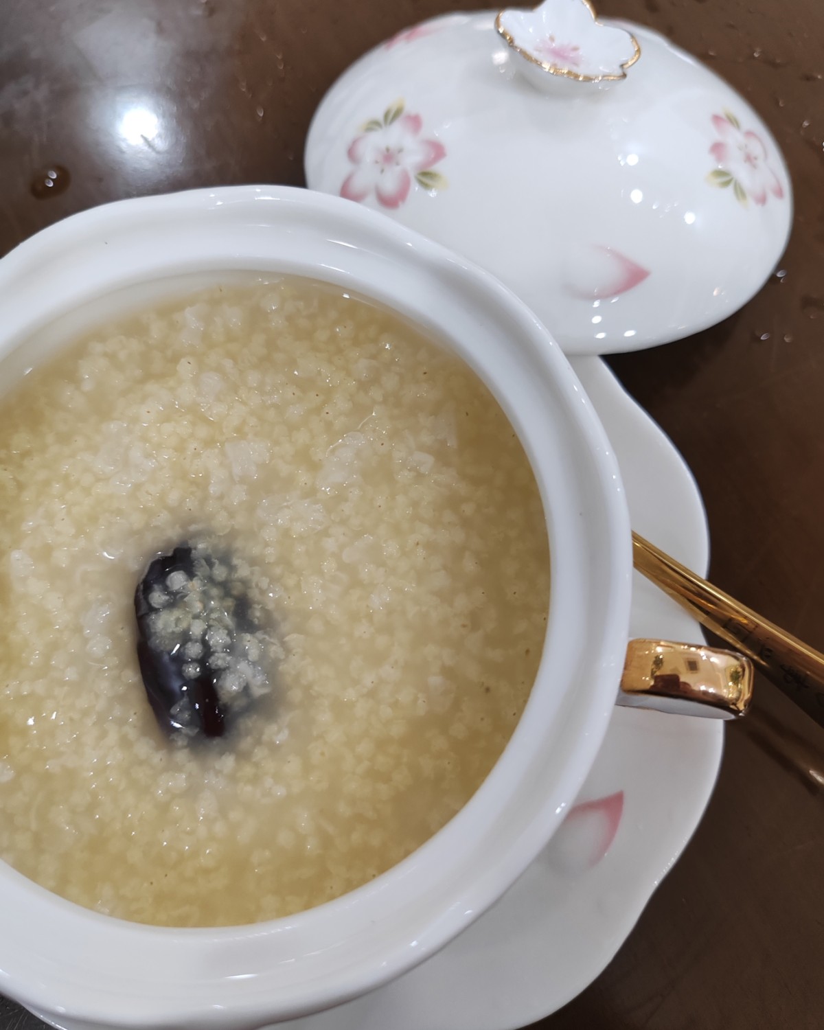 昨天约的SPA，早上都来不及吃，立马就去了，结束了还给我一份