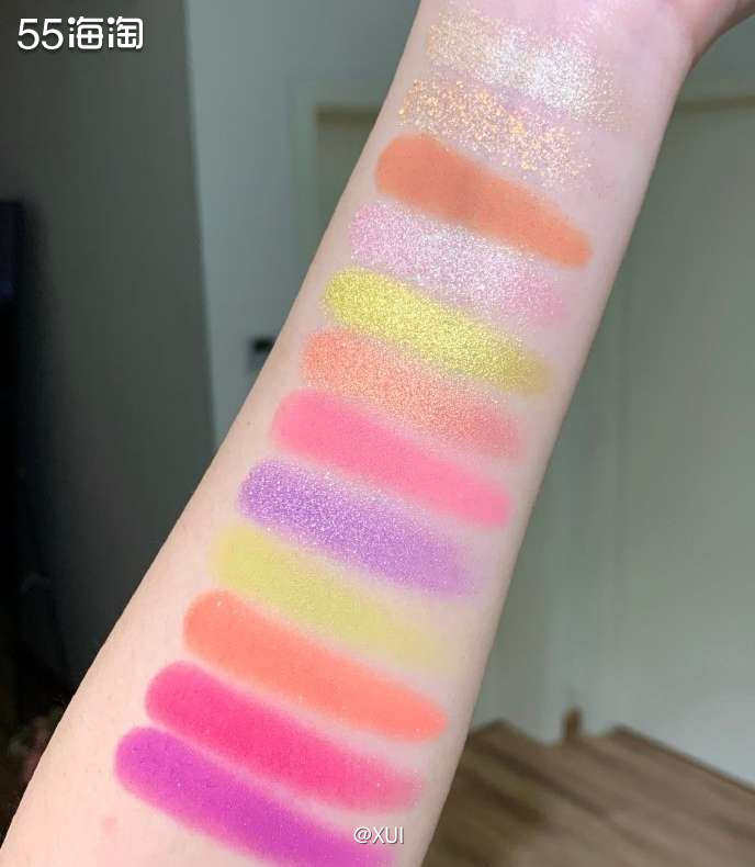 最近做功课刷多了ColourPoP家的眼影，发现它家的设计师