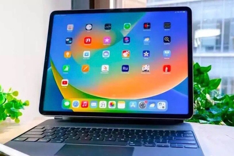 话说新年礼物入手iPad Pro也是个不错的选择，它是iPa