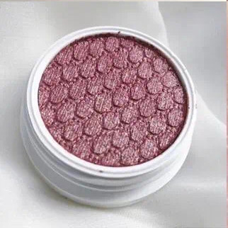 Colourpop的土豆泥眼影以软糯好上色出名的，基本上直接