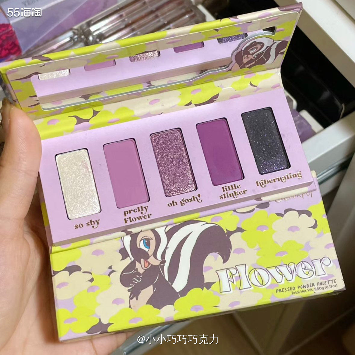 什么颜色zui显白，当然冷色调的灰色啦，所以水泥盘眼影这么火