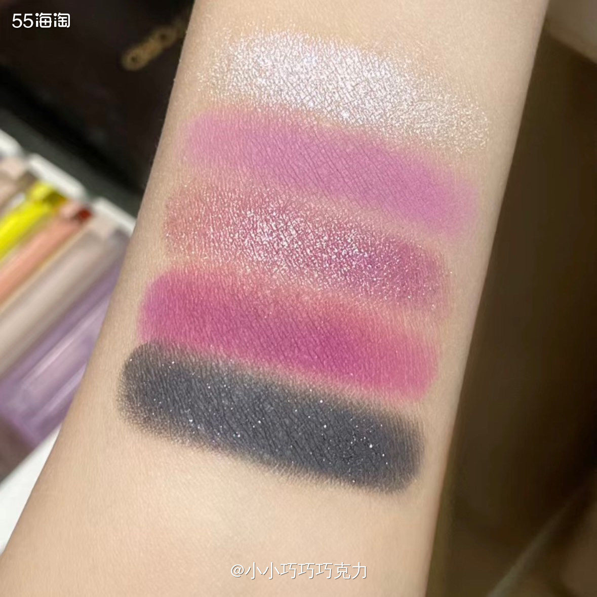 什么颜色zui显白，当然冷色调的灰色啦，所以水泥盘眼影这么火