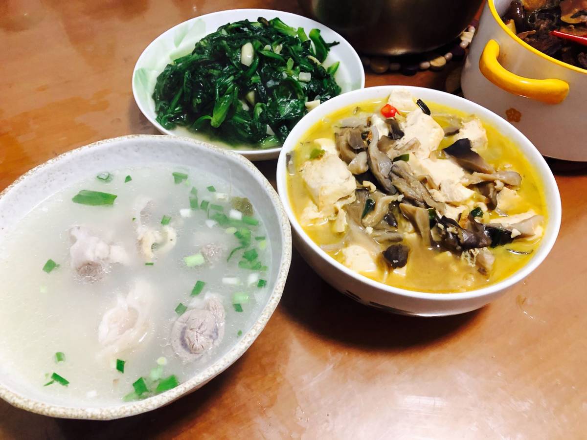 休息居然下大雪😂还是一整天的节奏！早上麻麻说买了羊腿肉今天