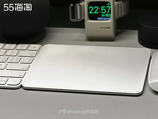 我想送自己MAC妙控板作为新年礼物， 它的材质是磨砂玻璃的，