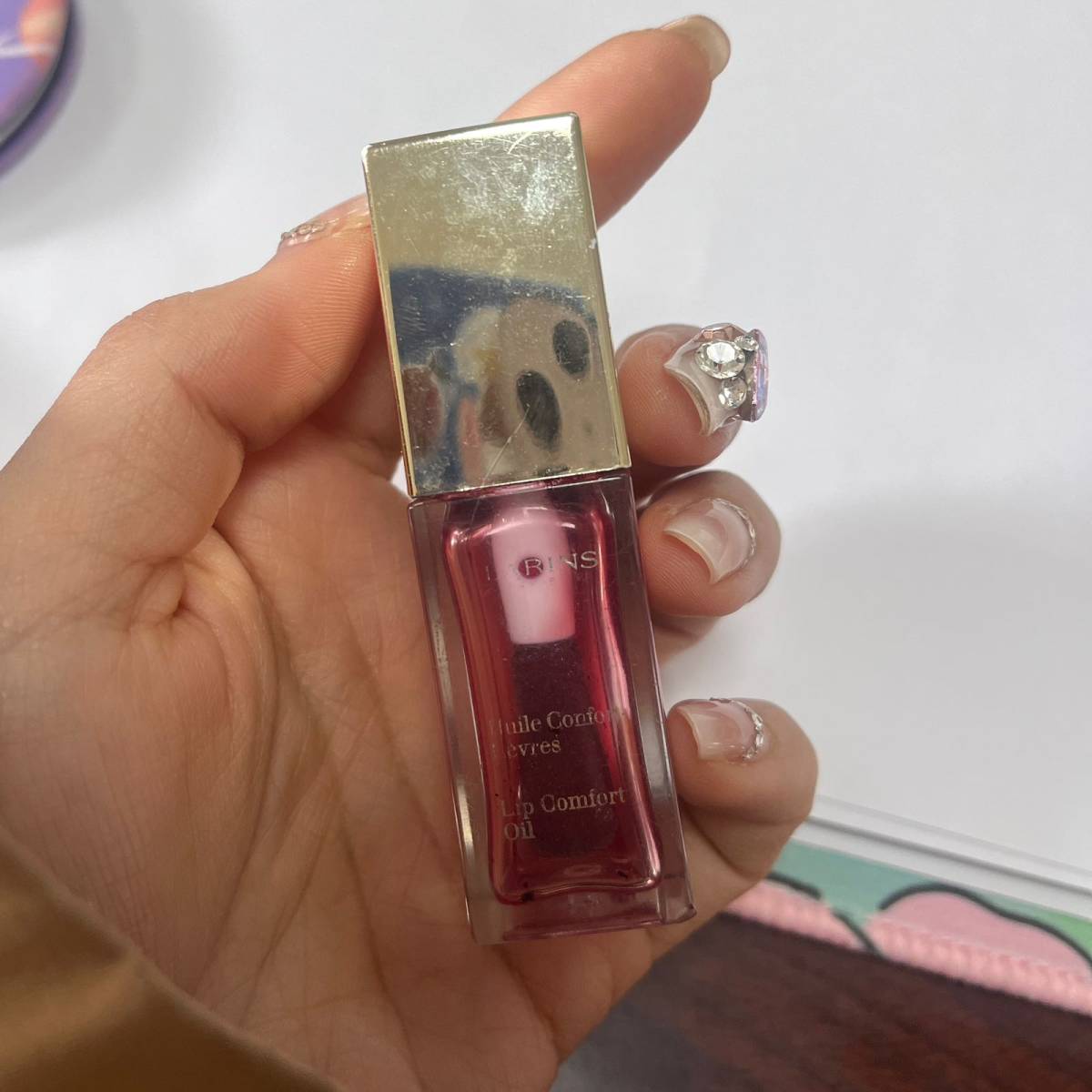 要想口红涂出来好看，唇部状态一定是很重要的一个关键。 唇部起