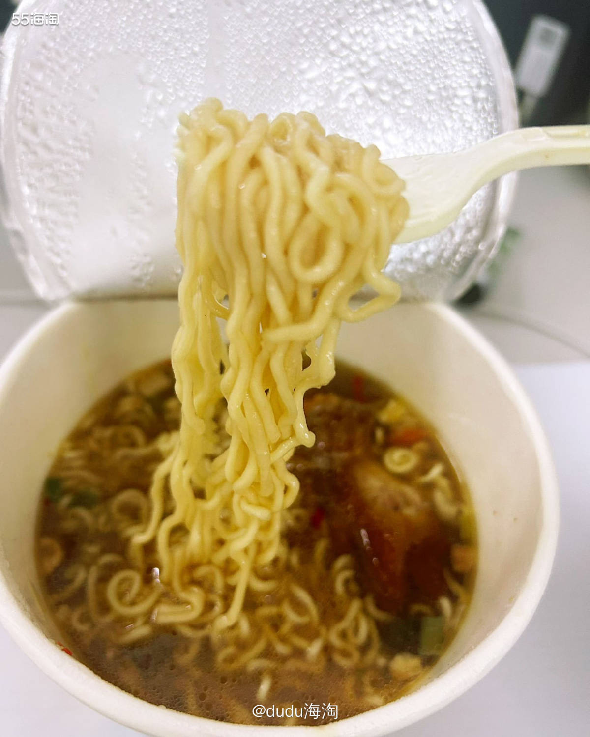 💕今天中午本来打算去食堂吃饭的，结果同事说咱俩在办公室吃泡