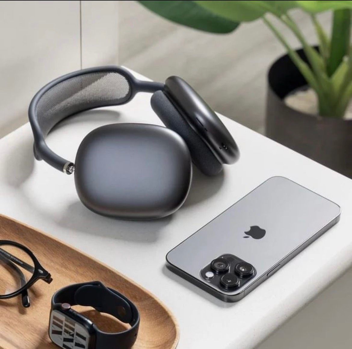 大家一说到头戴式耳机，基本会想到Sony、Bose这些品牌，