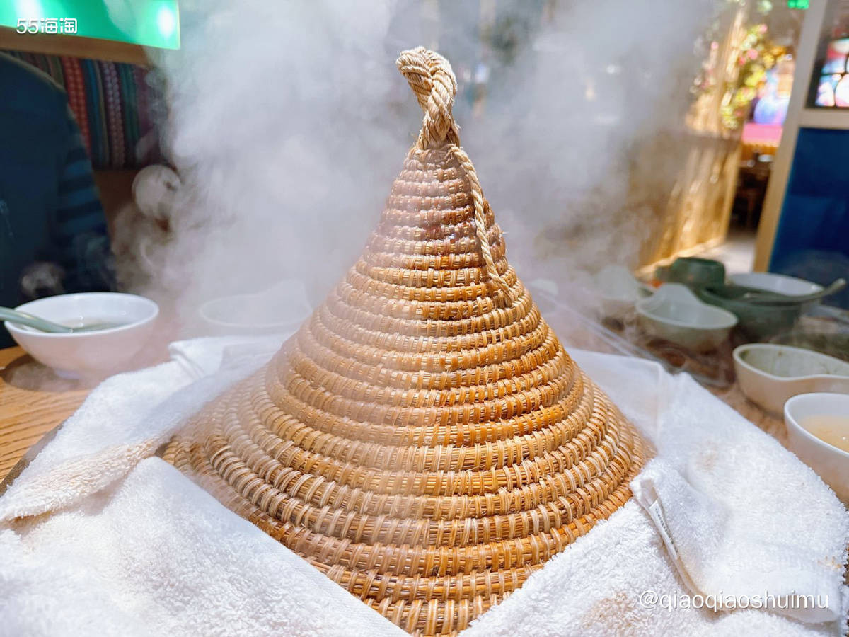 昨天是爸爸生日，12月公公和爸爸都过生日，有两顿生日餐吃。 