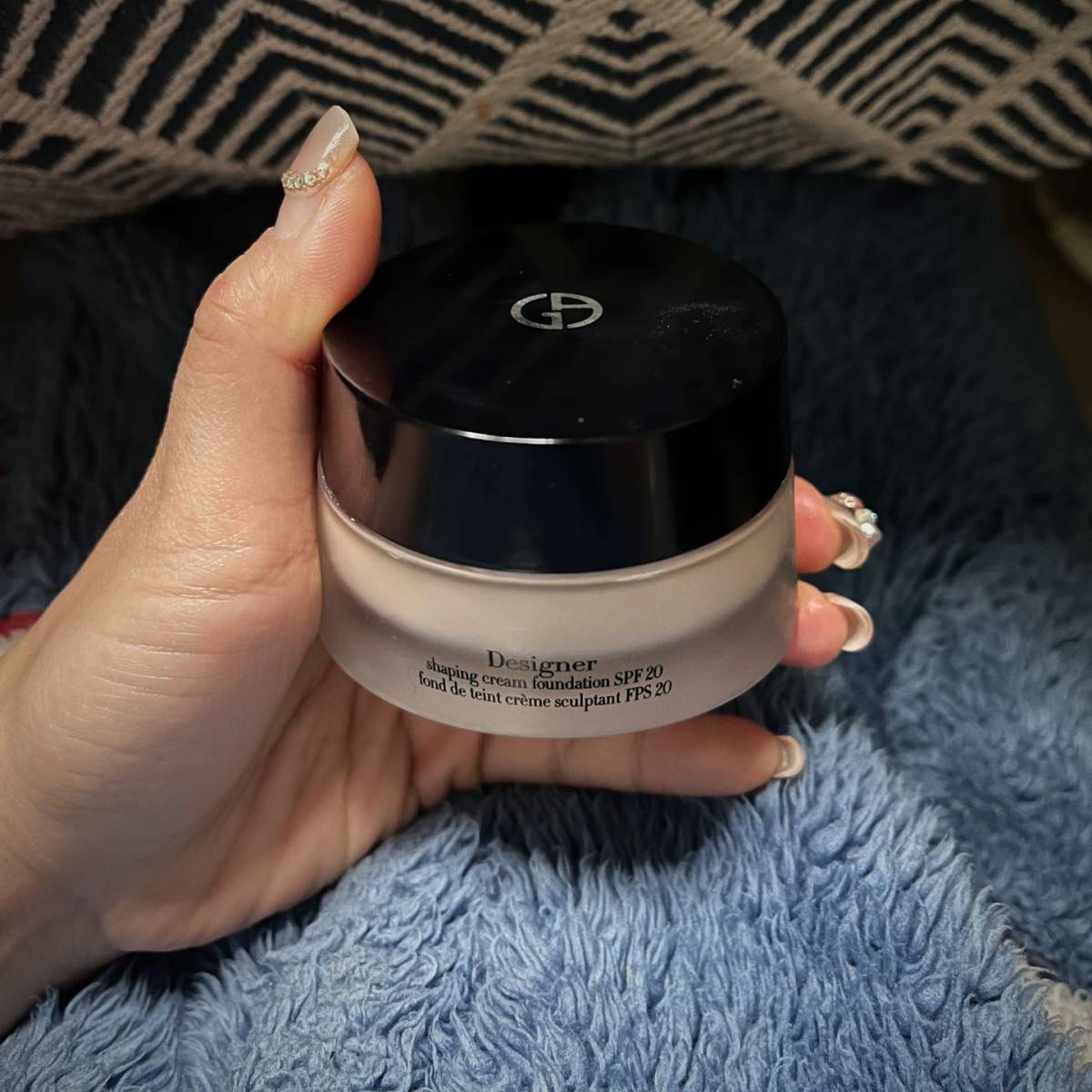 底妆产品我真的很爱尝试各个品牌，妆容精不精致，底妆占了一半。