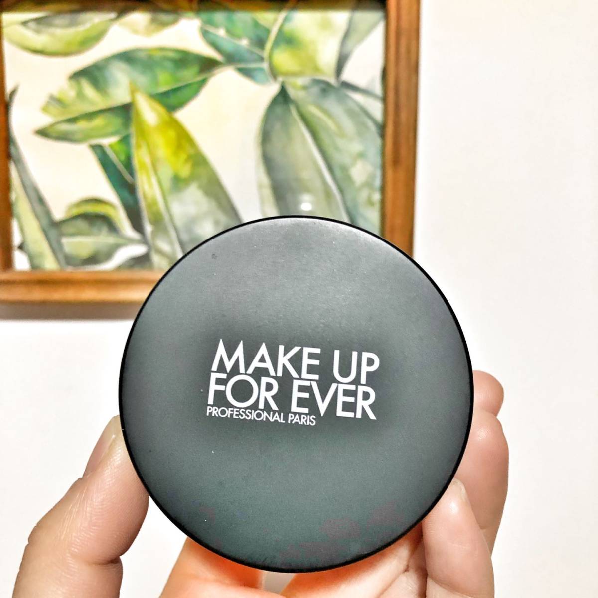 混油皮必备的就是散粉特别大夏天油的发亮😂今年最喜欢的就是M