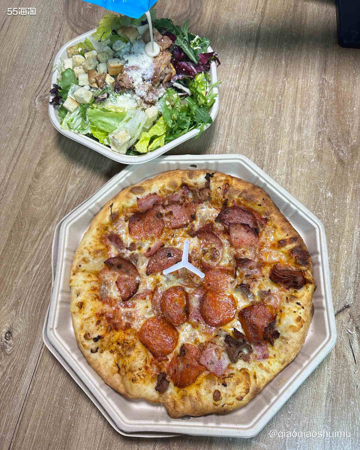 这近一周的时间，娃就喊着要吃披萨，今天给他点了一个。他想吃站