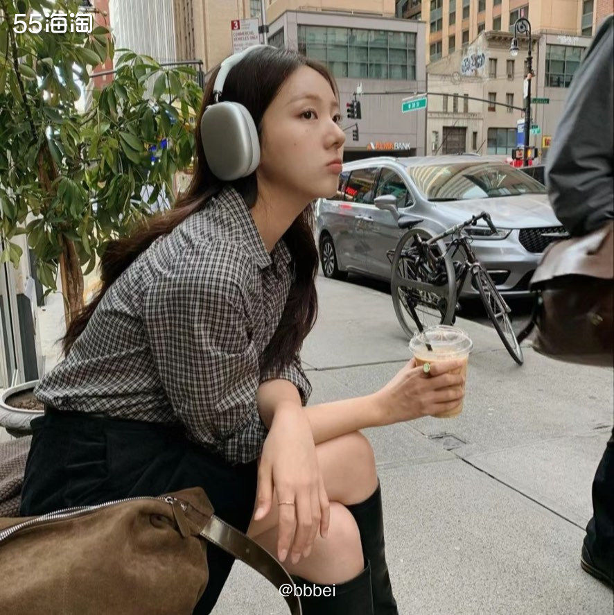 🌸AirPods Max 头戴式耳机， 🌸售价为3999
