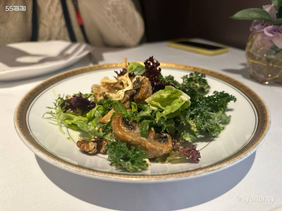 🥩女孩子聚会最喜欢氛围感的店，好吃重要，但是好看更重要，工