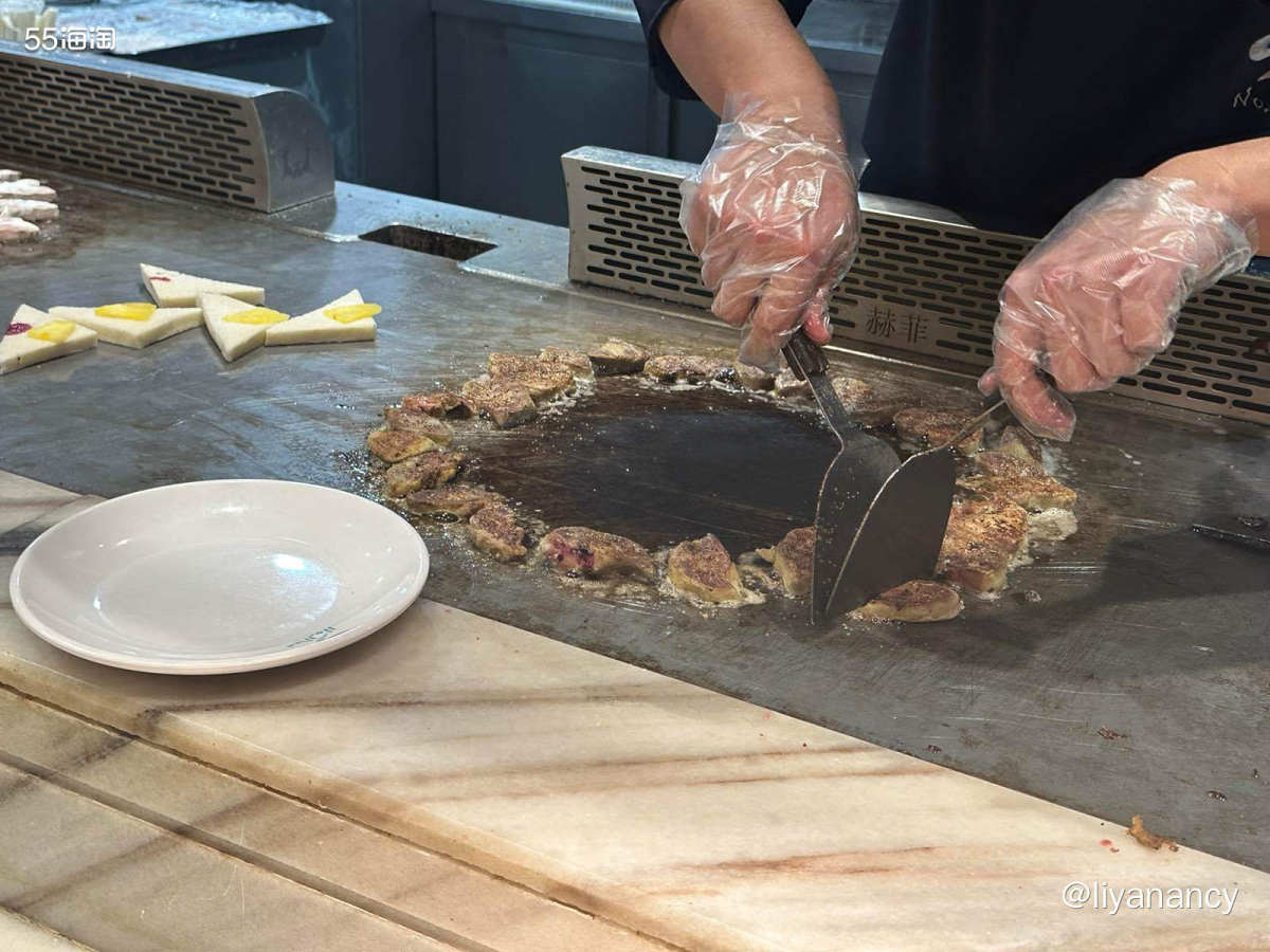 我是一个不常去吃自助餐的人，因为总是觉得实力不够，吃不回来，