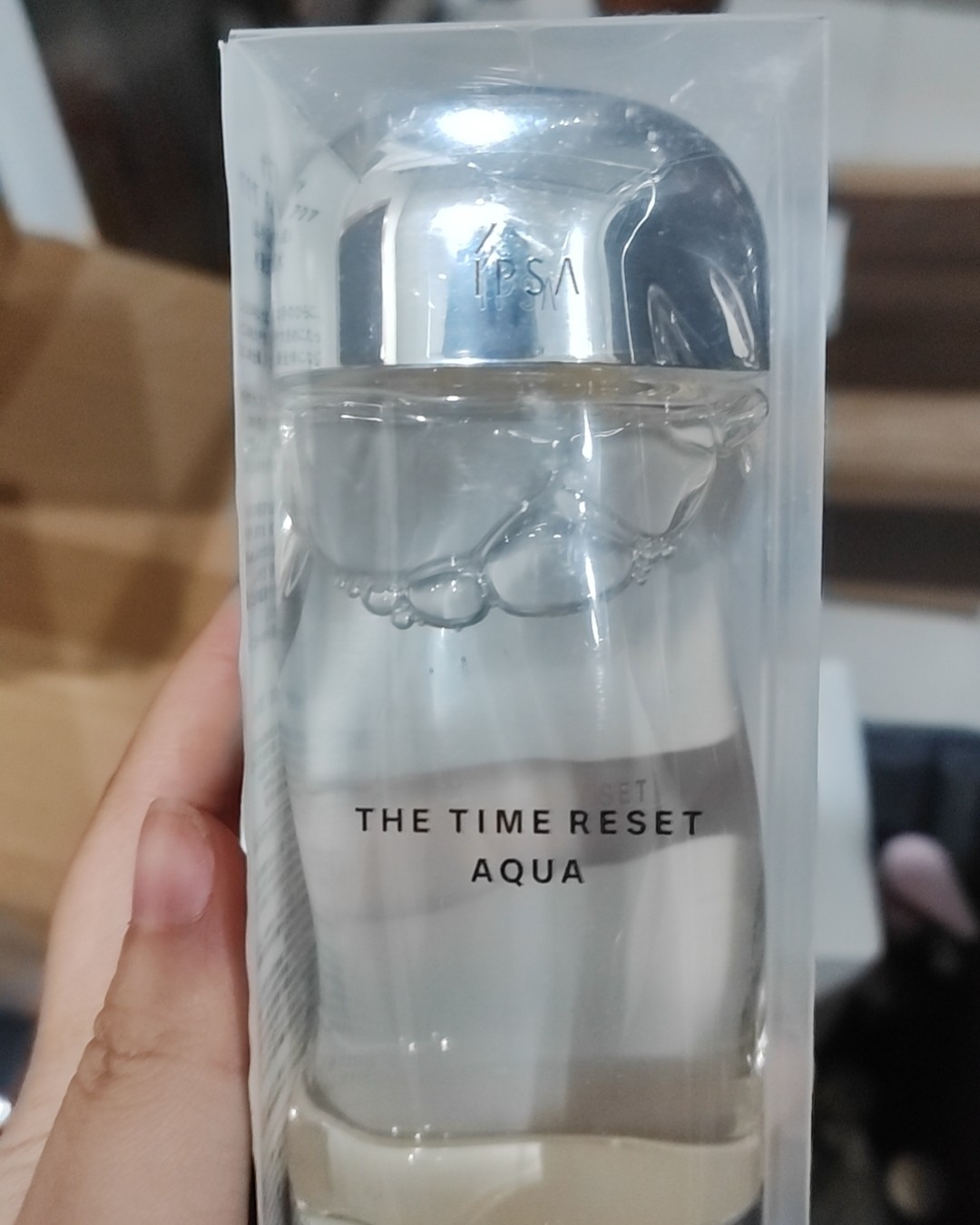 这款水之前感觉很火爆的样子，但是一直都没有去尝试使用，最近是