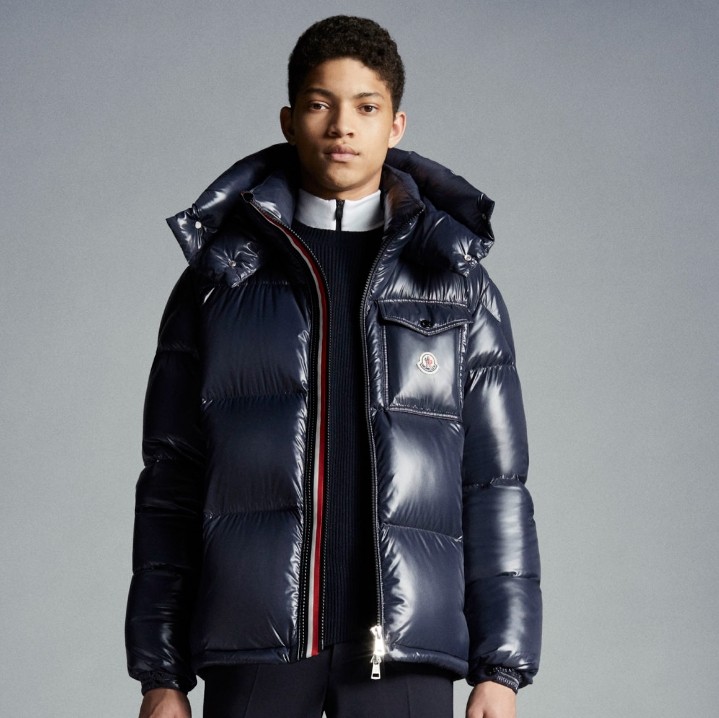 蒙口羽绒服被称为羽绒服中的爱马仕，价格也是非常的昂贵。但是贵