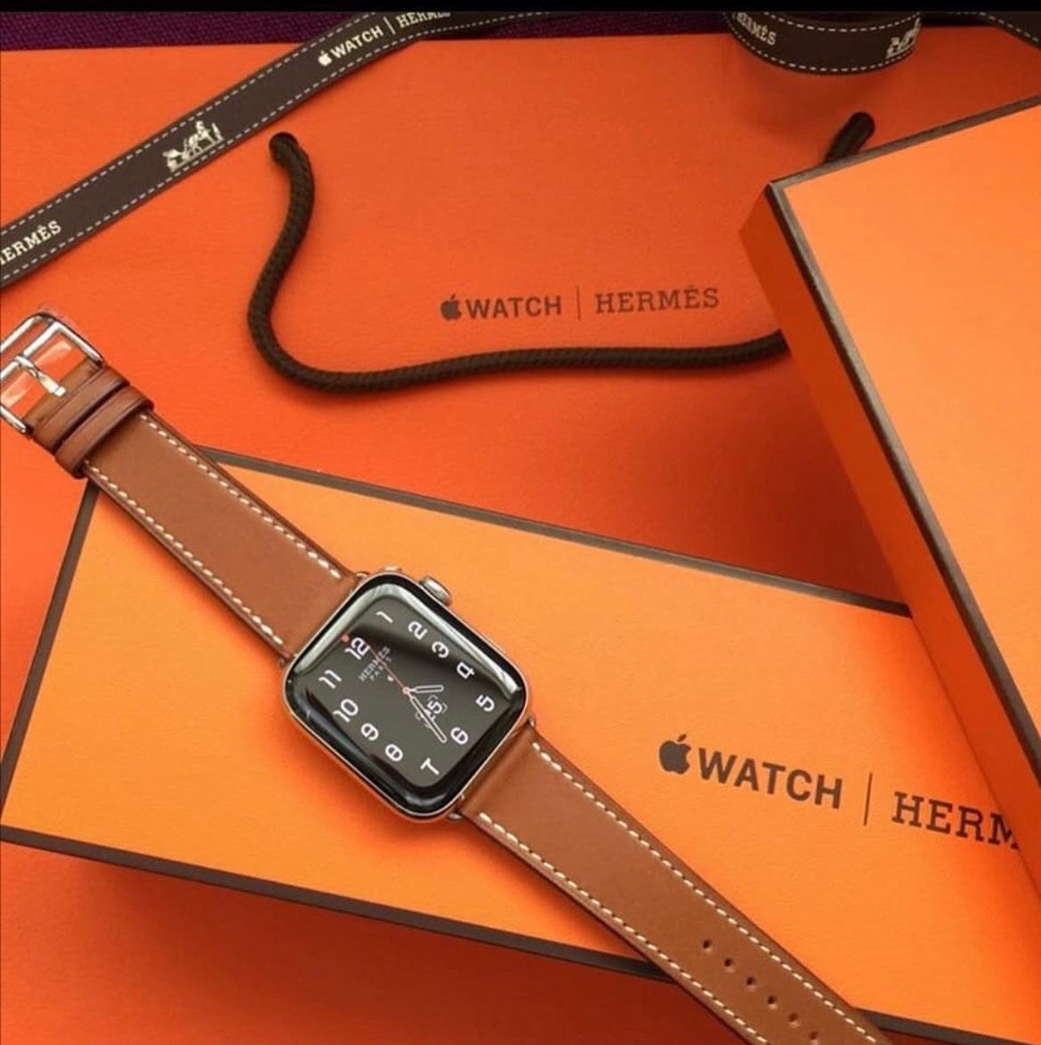 之前说到有Apple Watch Nike联名款手表，逛着苹