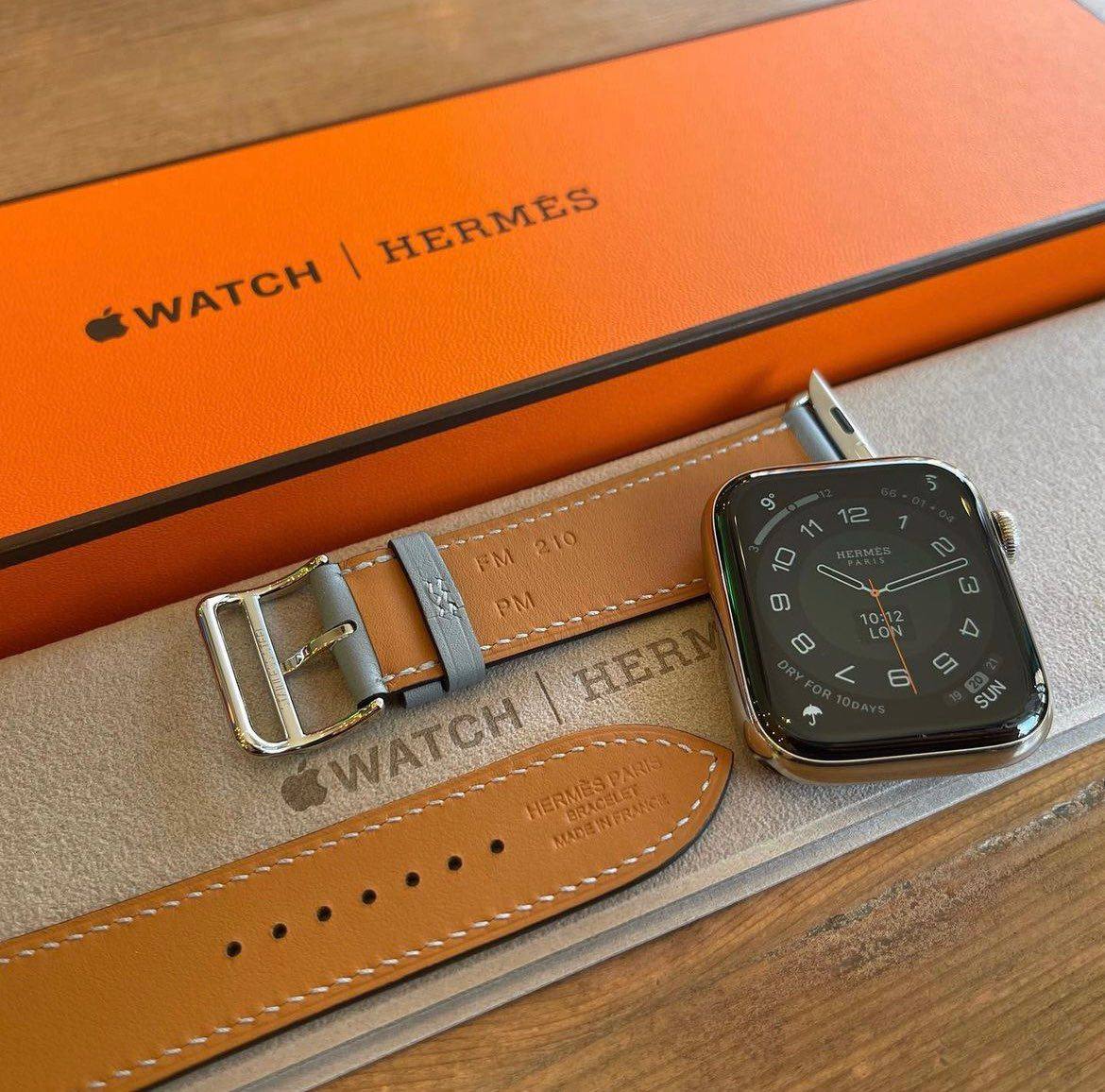 之前说到有Apple Watch Nike联名款手表，逛着苹