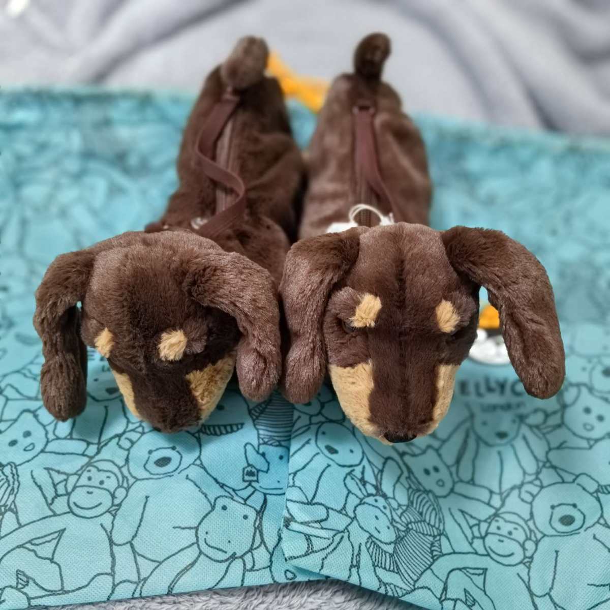 ☑开箱： jellycat 腊肠狗包*2 银色美味小兔*2 