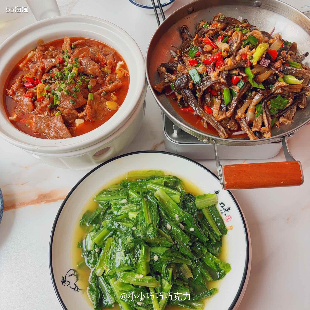 忘记是哪一天吃的啦，反正是补的美食贴，这是在外面吃的，新开的