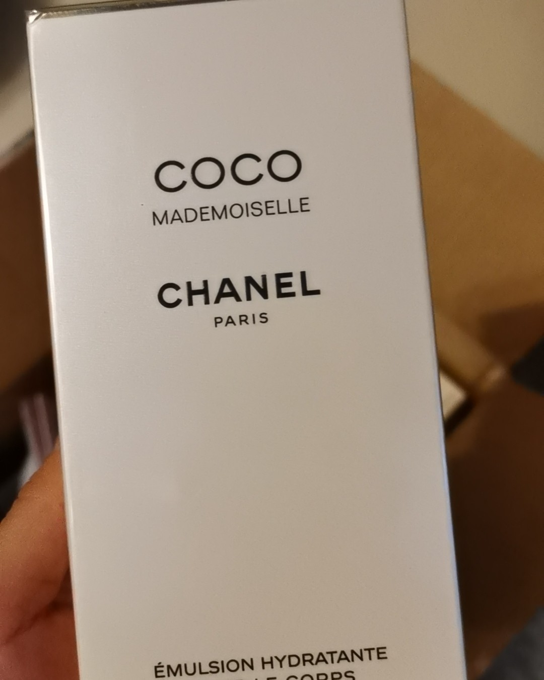✅冬天皮肤太太太干燥了，所以海淘了2个香奈儿Coco系列的身