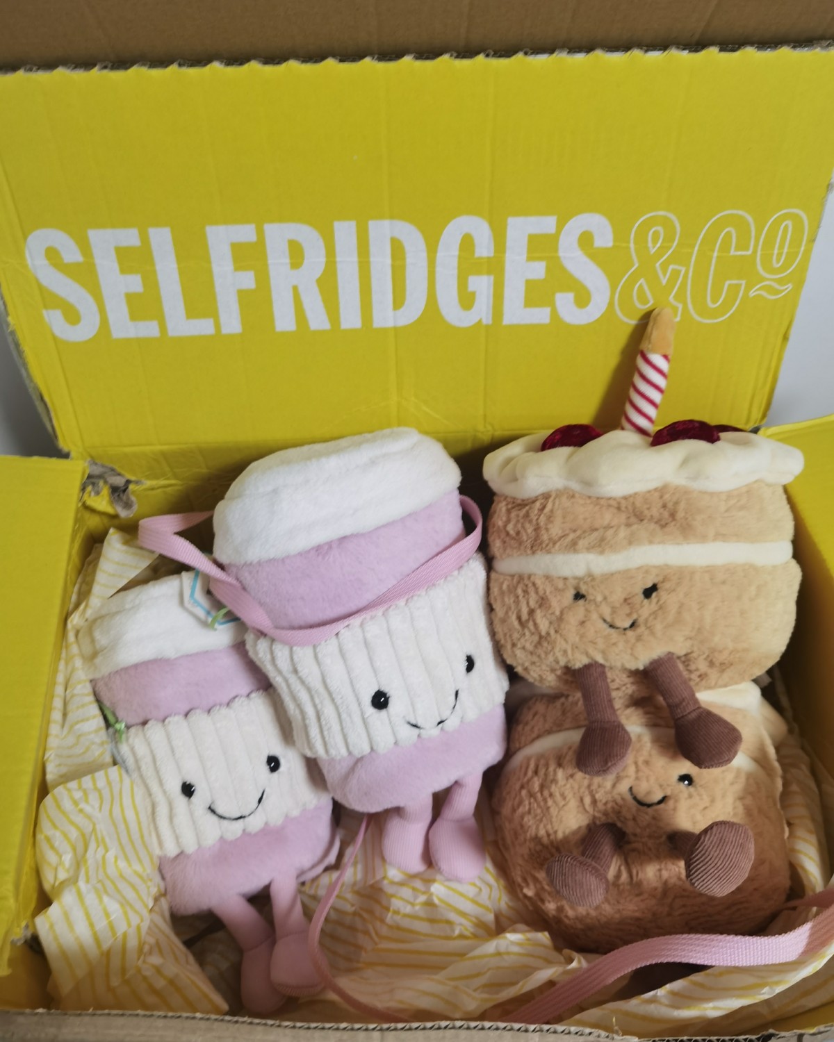 ✅去年11月底开了Selfridges会员，错过了高返😅，