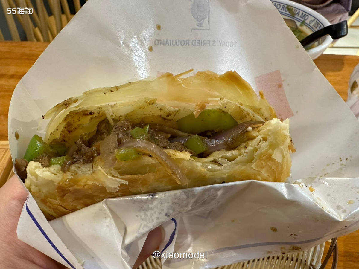 早餐在酒店吃的自助餐，感觉全天下的酒店早餐都差不多，就没有拍
