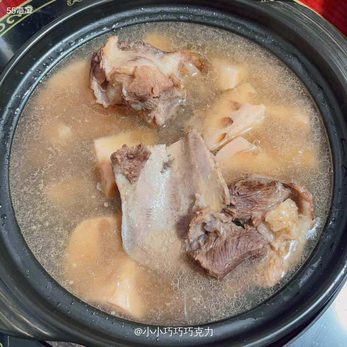 我们这边过农历新年的时候，家家户户都要准备腊货熏肉，熏香肠更