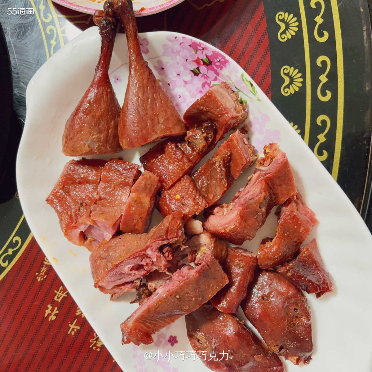 又是一顿来自妈妈的美食，上周末在家吃的，有鸡肉、鸭肉、牛肉…