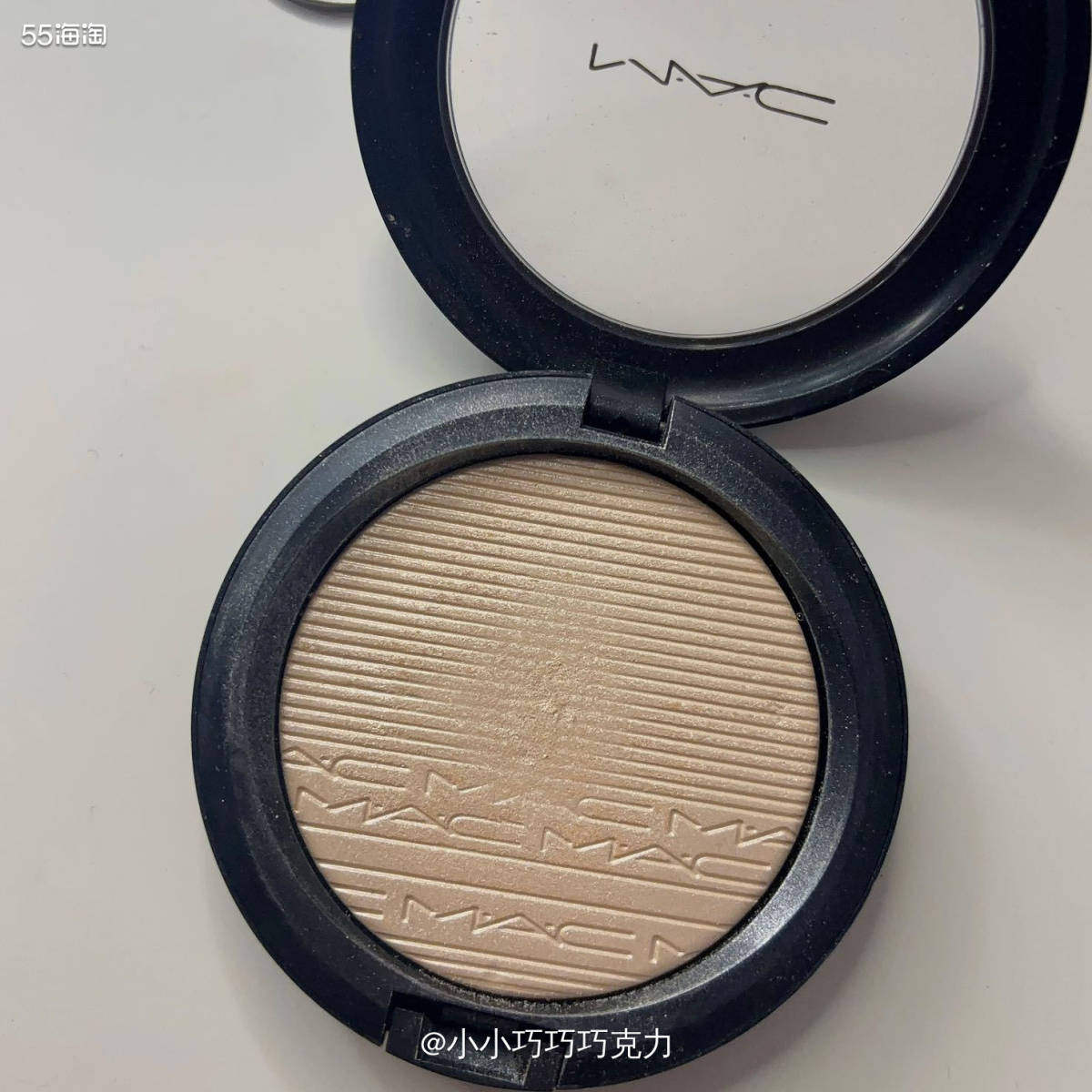 MAC的生姜高光前几年真的好火好火，我也买了一块了，感觉像还