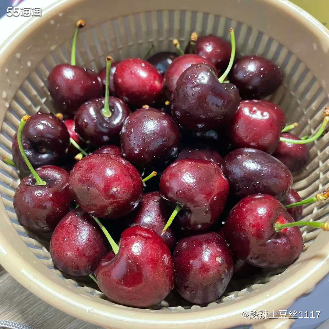 每到春节就非常馋，车里每年车厘子都是一箱一箱的买，这一箱估计