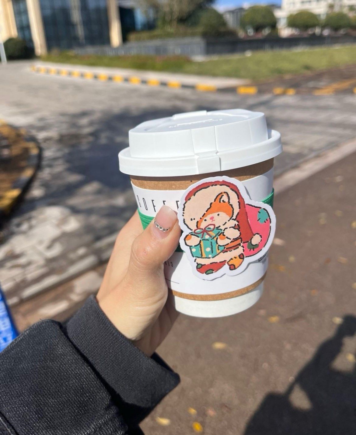 大概因为我生日是冬天，对冬天总有喜爱在里面的，总是不爱夏日的