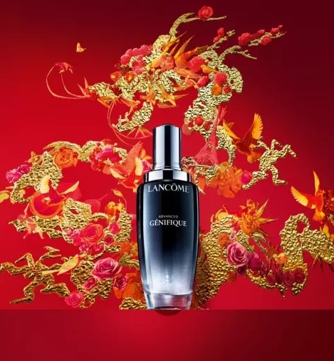 今天在SELFRIDGES看到了兰蔻小黑瓶精华的龙年限定包装